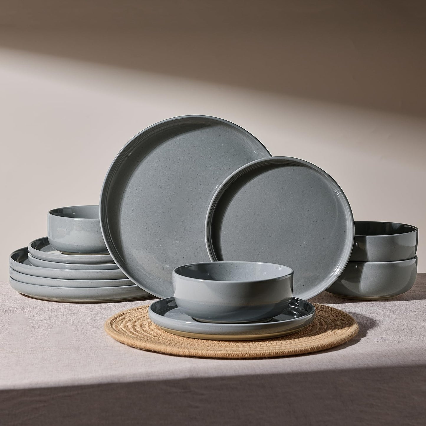 Famiware 12-Piece Dark Gray Dinnerware Set - Dinner Plates, Bowls, Mugs NEW