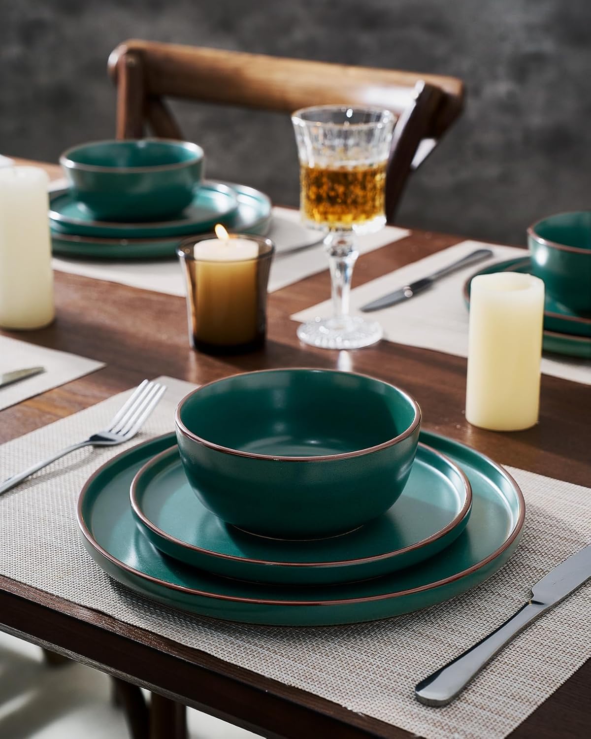 Famiware 18-Piece Stoneware Dinnerware Set in Dark Green Dinner Plates NEW