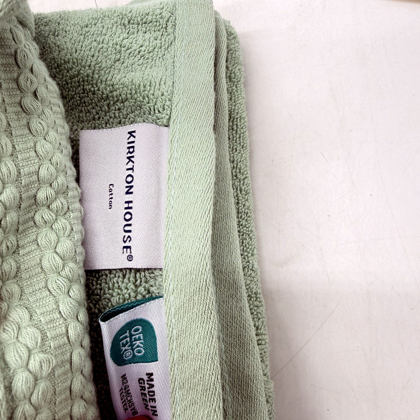 Soft & Plush Light Green Textured Hem Bath Sheets Cotton Towels 2 Pack NEW