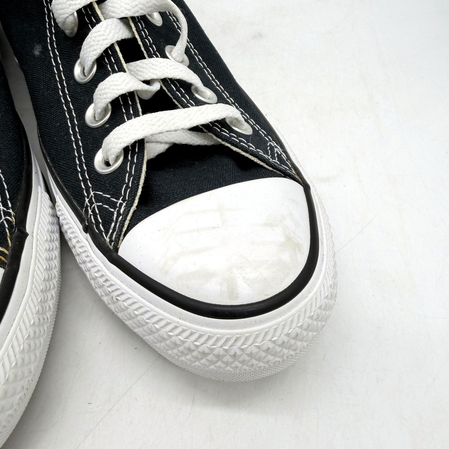 Converse Unisex Chuck Taylor All Star High-Top Black Sneakers US M7 W9 DEMO