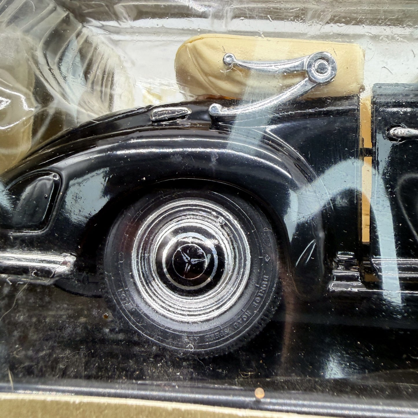 Maisto 1:18 Scale Mercedes-Benz 300S 1955 Collectible Model Car Black Diecast