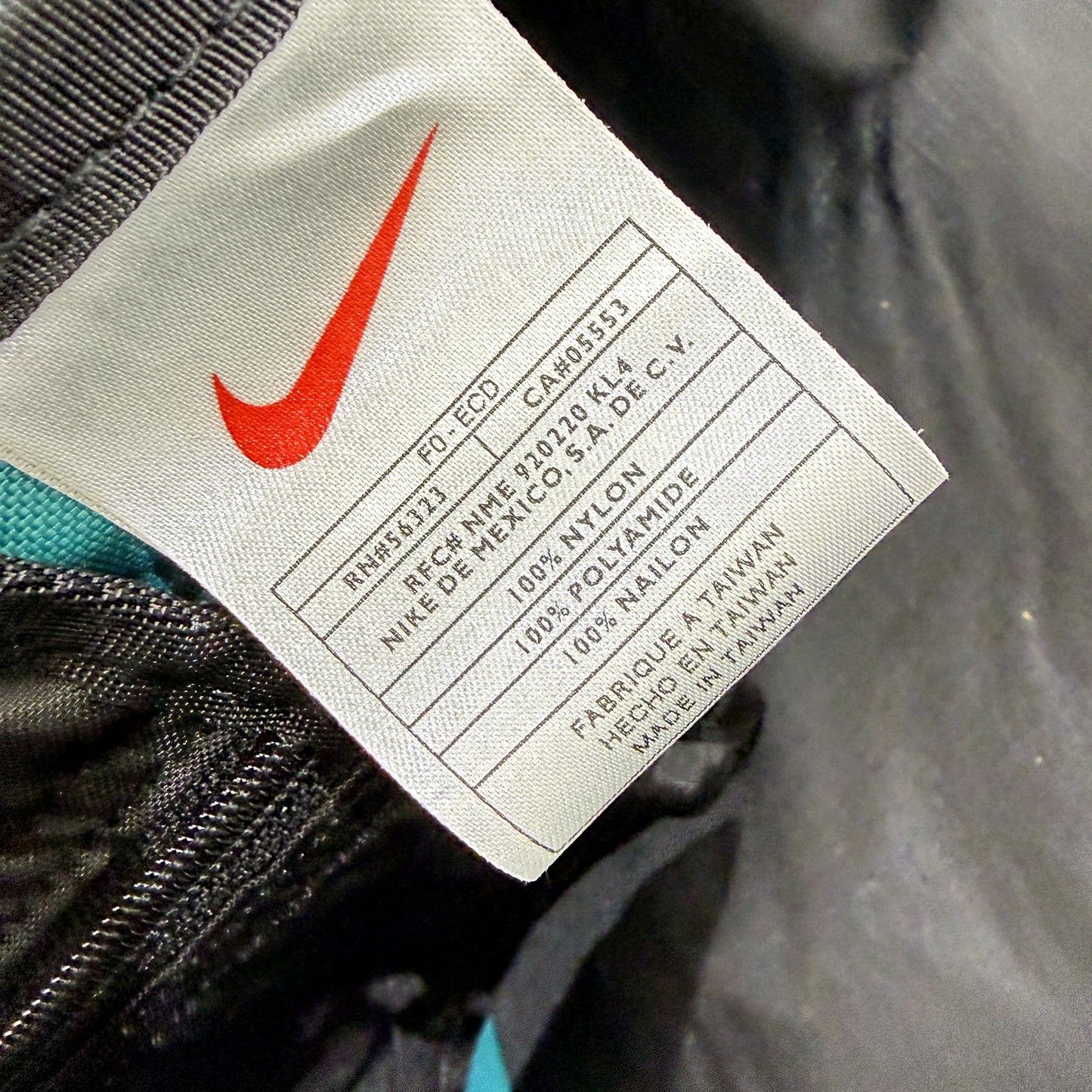 NIKE 2000 Sydney Olympics Australia Teal & Black Nylon Large Duffle Bag UNIQUE