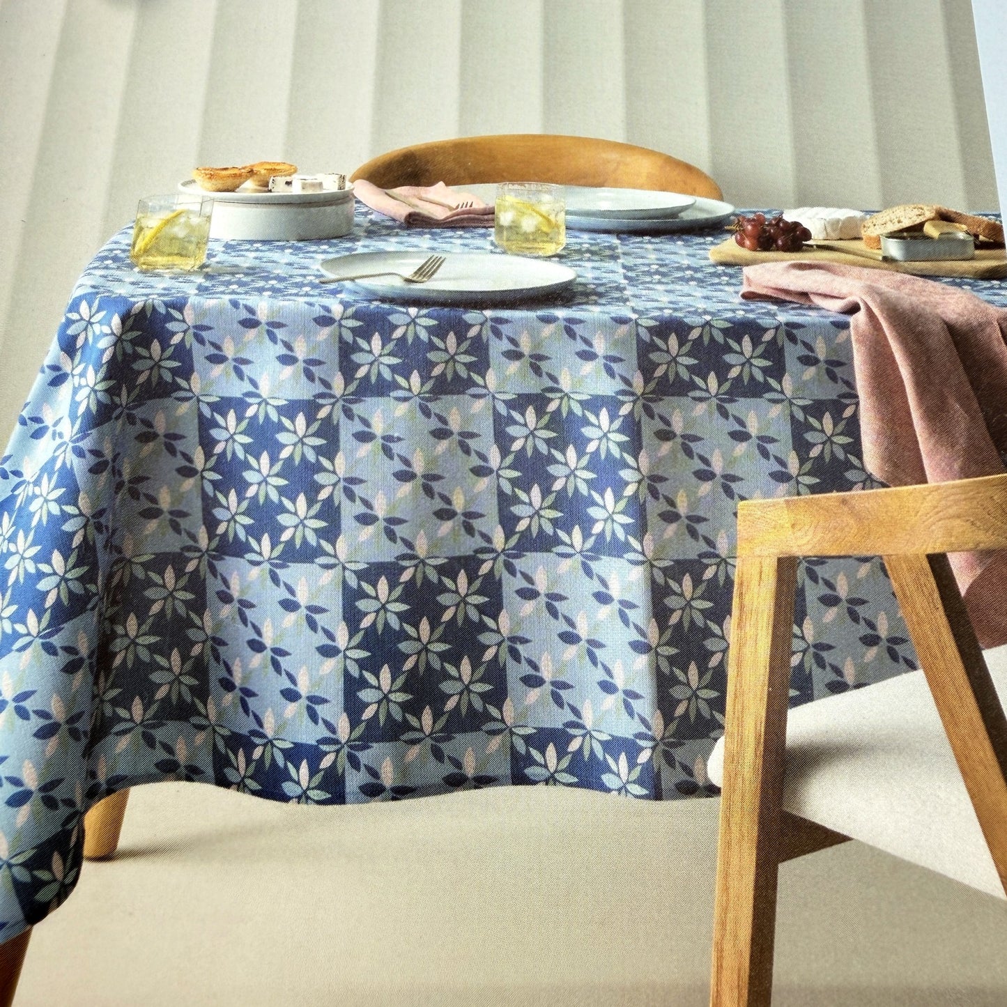 Floral Printed Tablecloth Blue Tone 150cm x 228cm Seats 6-8 Rectangle NEW