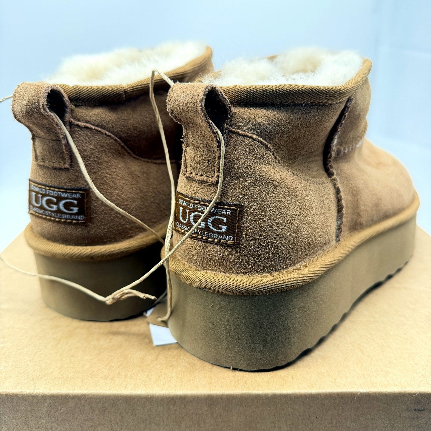 UGG Ozwild Unisex Chestnut Sheepskin Ankle Boots EU 40 Size AU 9 NEW