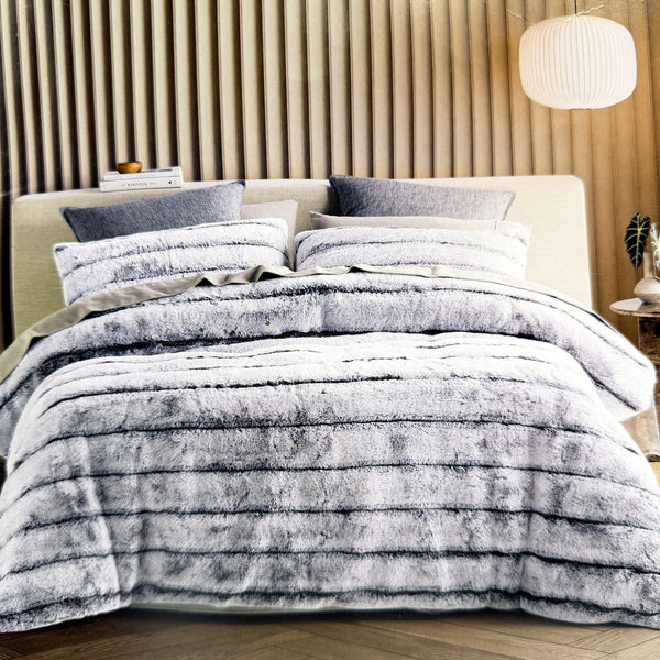 Soft & Luxurious Silver Grey Faux Fur Quilt Cover Set Textured Bedding QUEEN NEW
