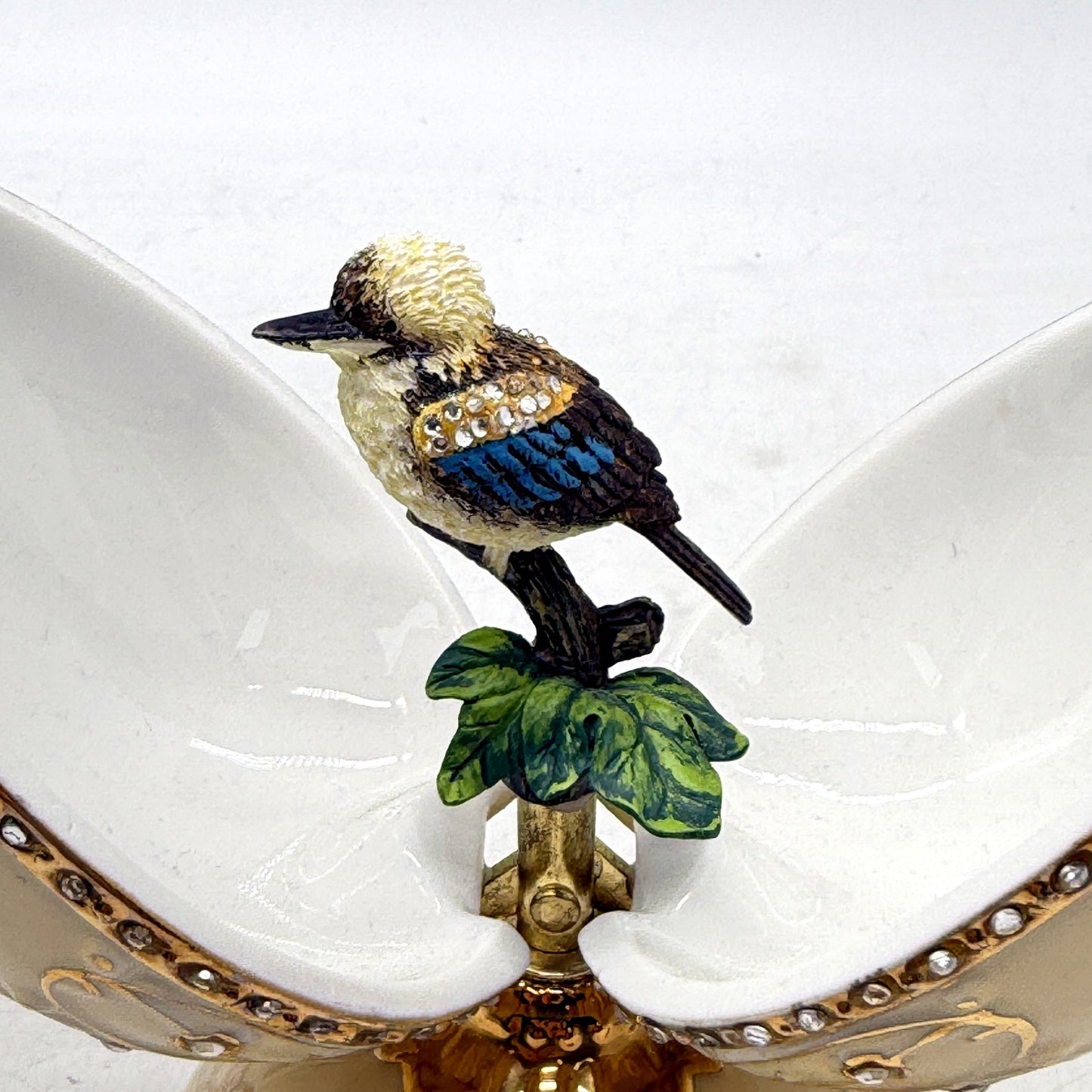 COLLECTABLE Heirloom Porcelain Kookaburra Kind Of The Bush Music Box