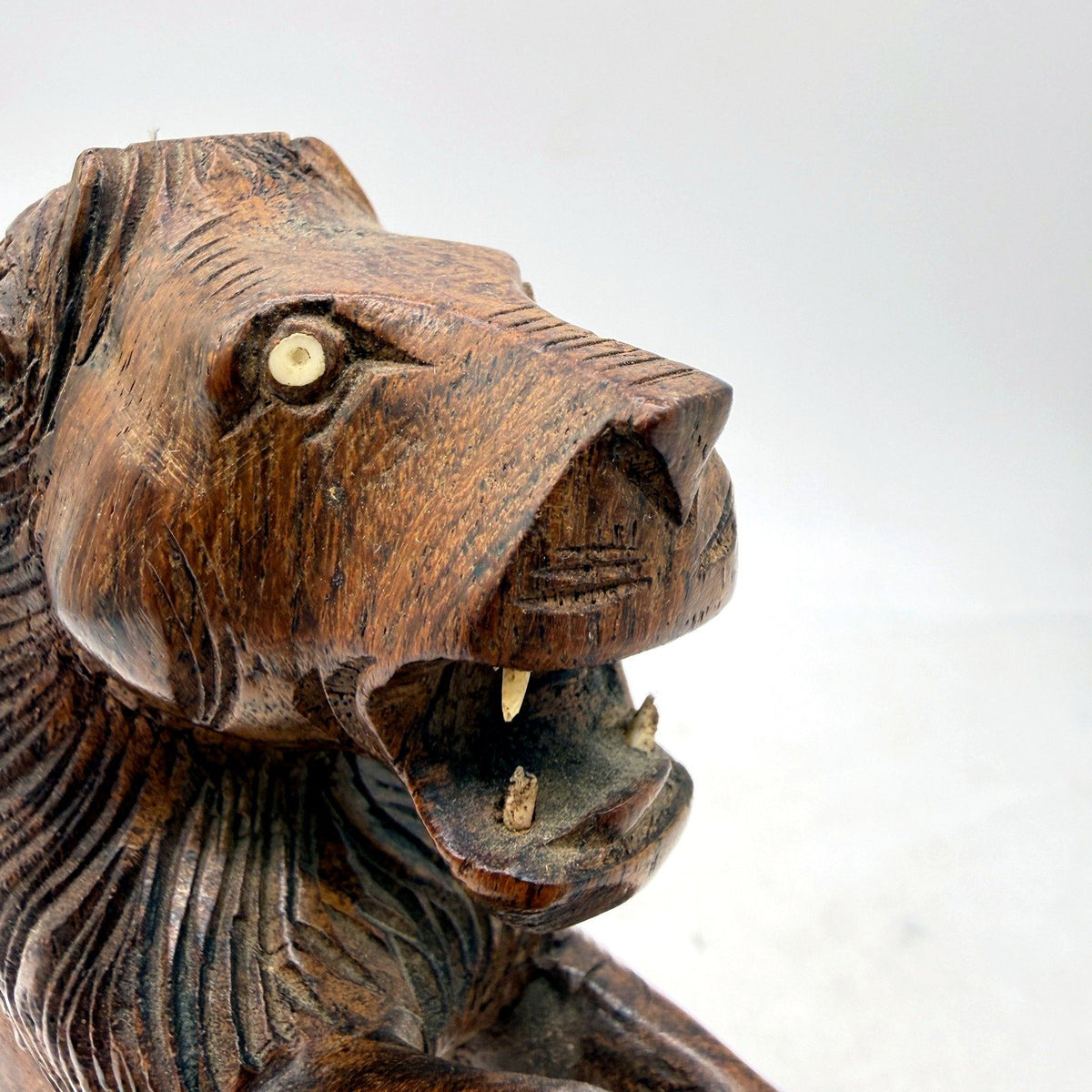 VINTAGE Hand Carved Rustic Brown Wooden Lion Figurine Animal Statue 23cm