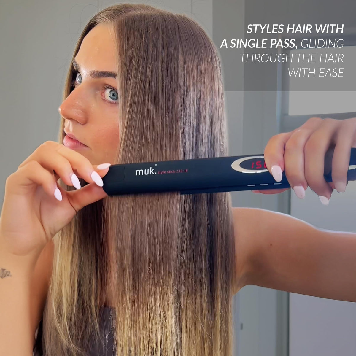 MUK. Professional Ceramic Hair Straightener for All Types, Black Size One NEW