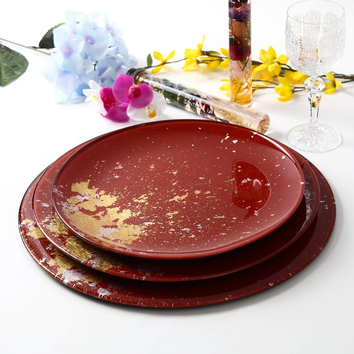 Syosaku Vermilion Glass Dinner Plate with Gold Leaf, 12.5-inch, Elegant NEW