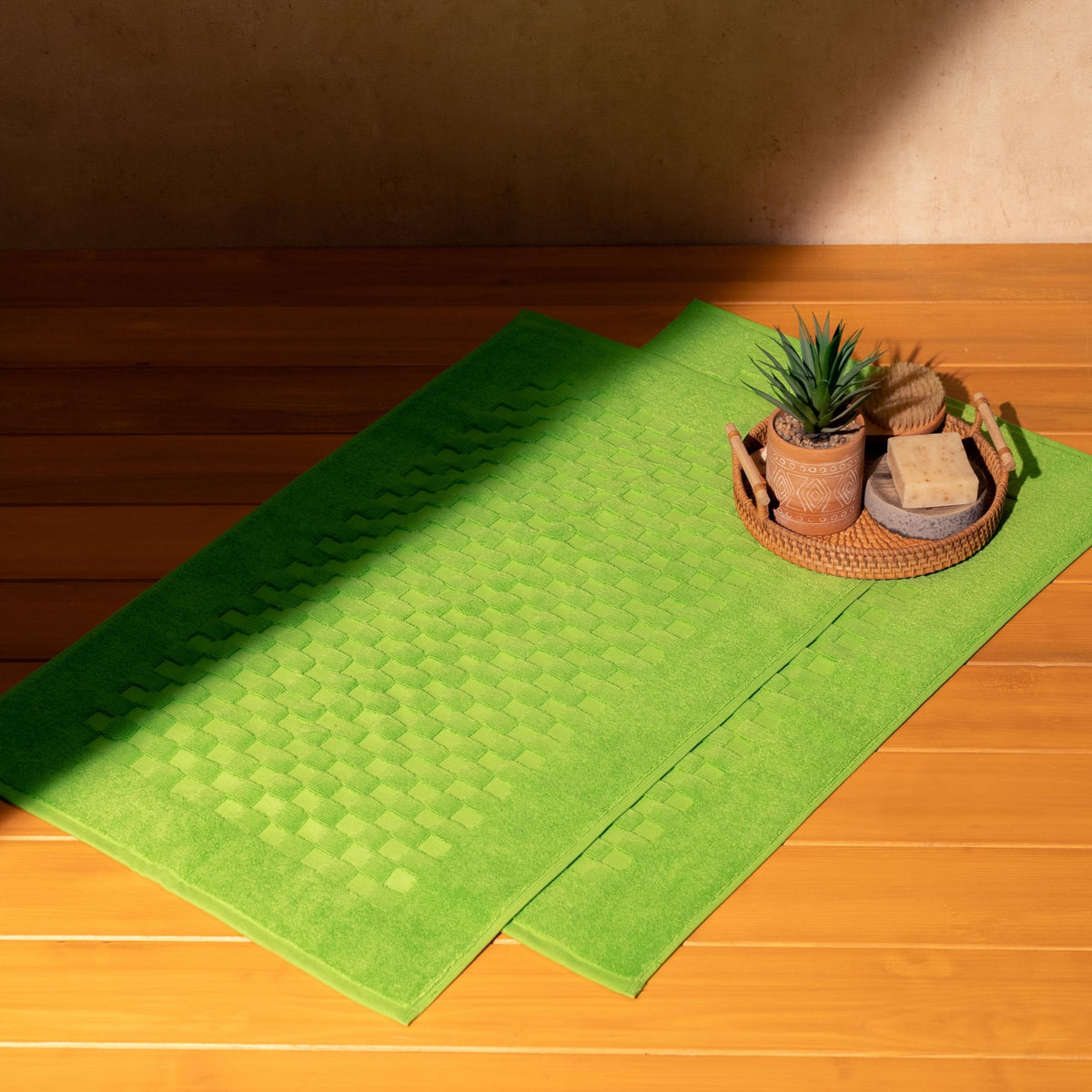 Trends Alley Machine Washable Green Glow Bath Mat Set 50x80cm 2 Piece Towels NEW