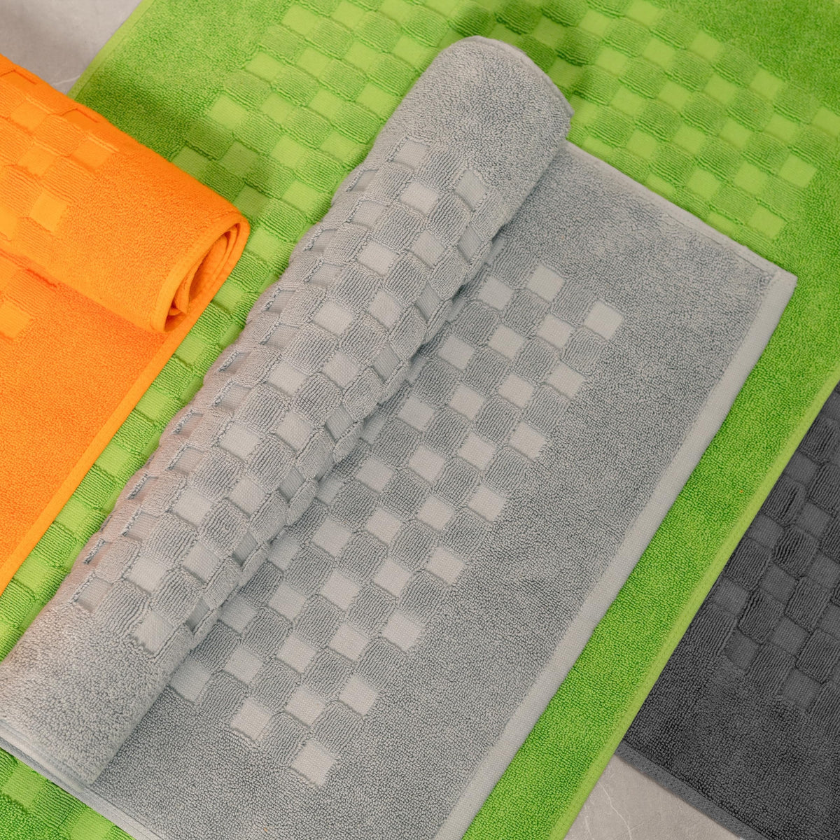 Trends Alley Machine Washable Green Glow Bath Mat Set 50x80cm 2 Piece Towels NEW