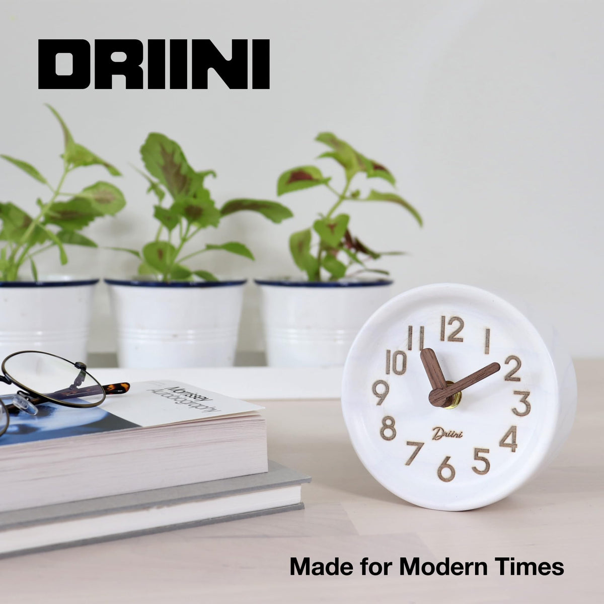 Driini White Clocks Wooden Desk Clock 11cm - Analogue Ticking Design Size DEMO