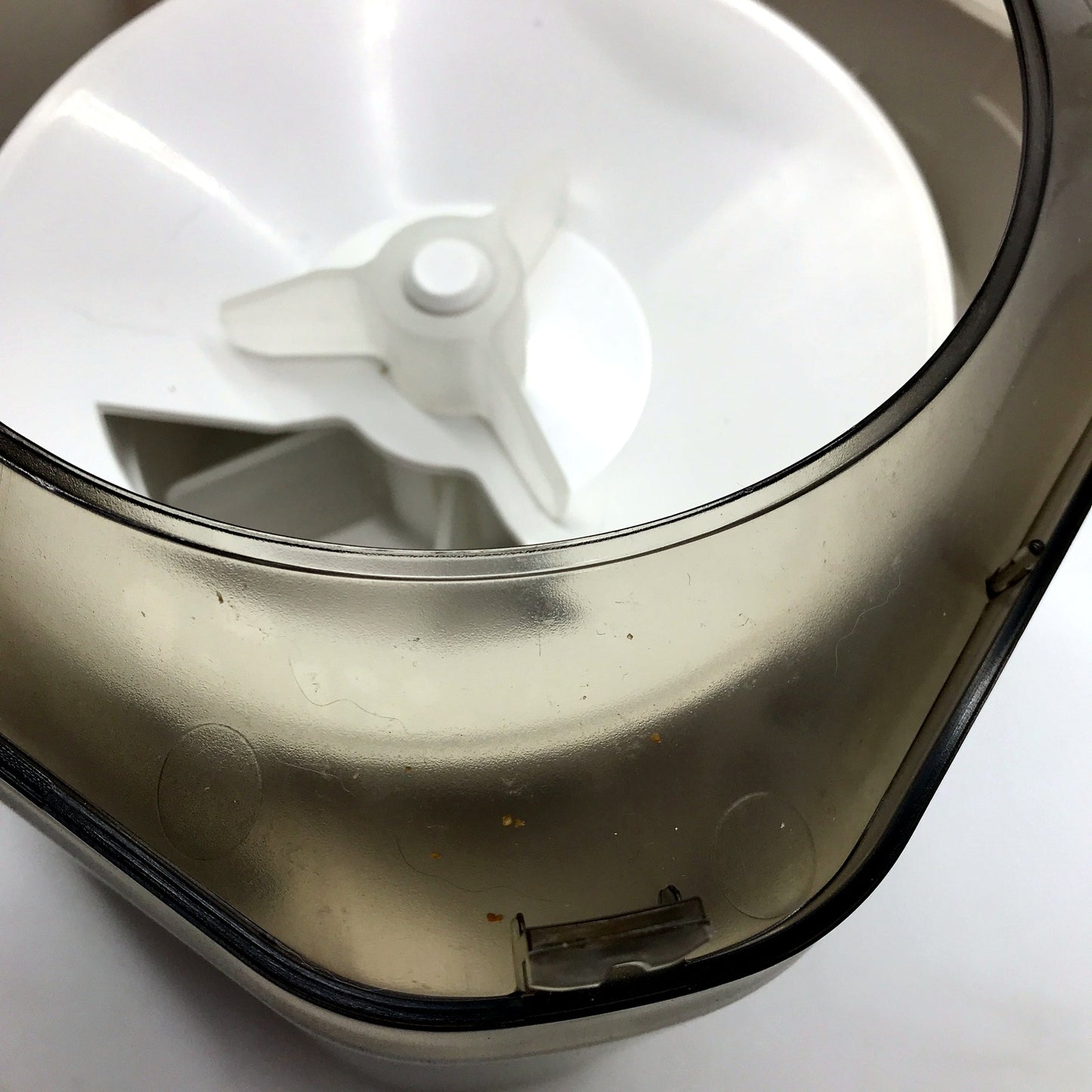 Frienhund Automatic Feeders White-100W Acrylonitrile Butadiene Styrene