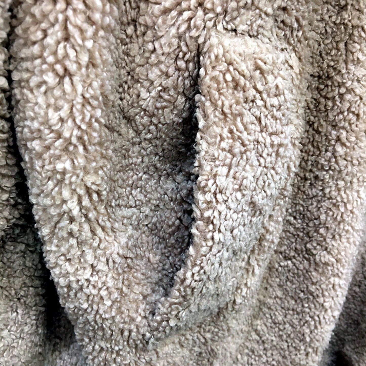 Decjuba Unisex Teddy Coat in Plush Beige Oversized Soft Cozy Jacket Size S