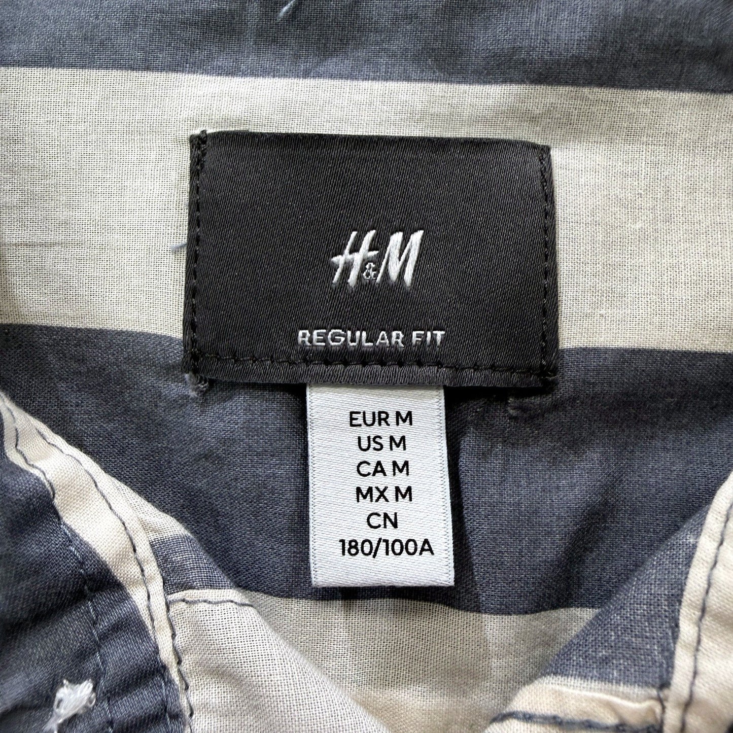 H&M Mens Navy and Gray Striped Button-Down Shirt, Regular Fit, Size M