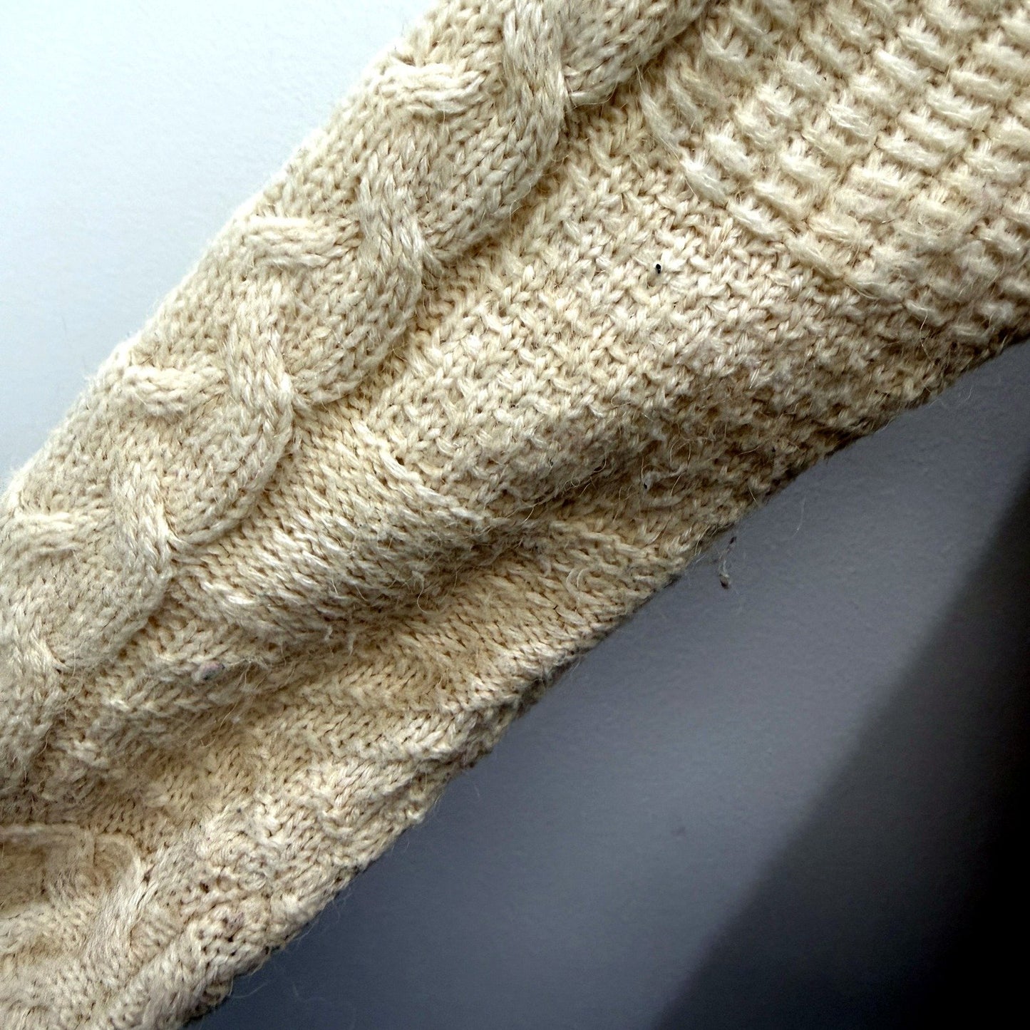 H&M Womens Oversized Cable Knit Cardigan Sweater in Beige, XS Size