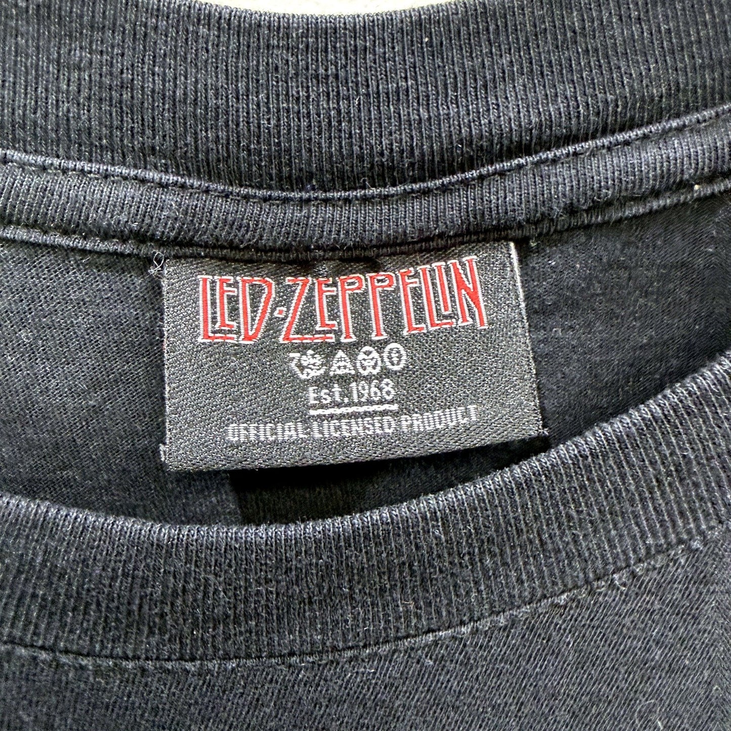 Led Zeppelin Mens Vintage Rock Band Black T-Shirt for Small Size
