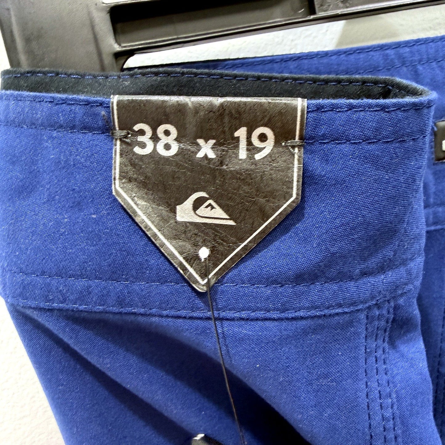 Quiksilver Mens Blue Cargo Pocket Boardshorts Swim Trunks Size 38 NEW