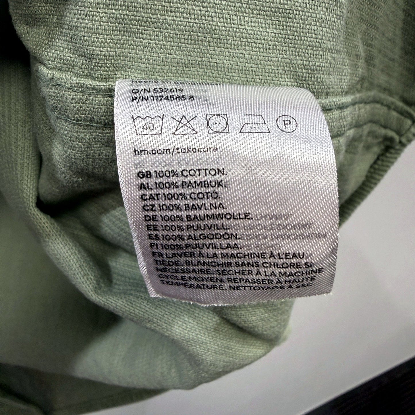 H&M Mens Relaxed Fit Sage Green Corduroy Shirt in Large Size