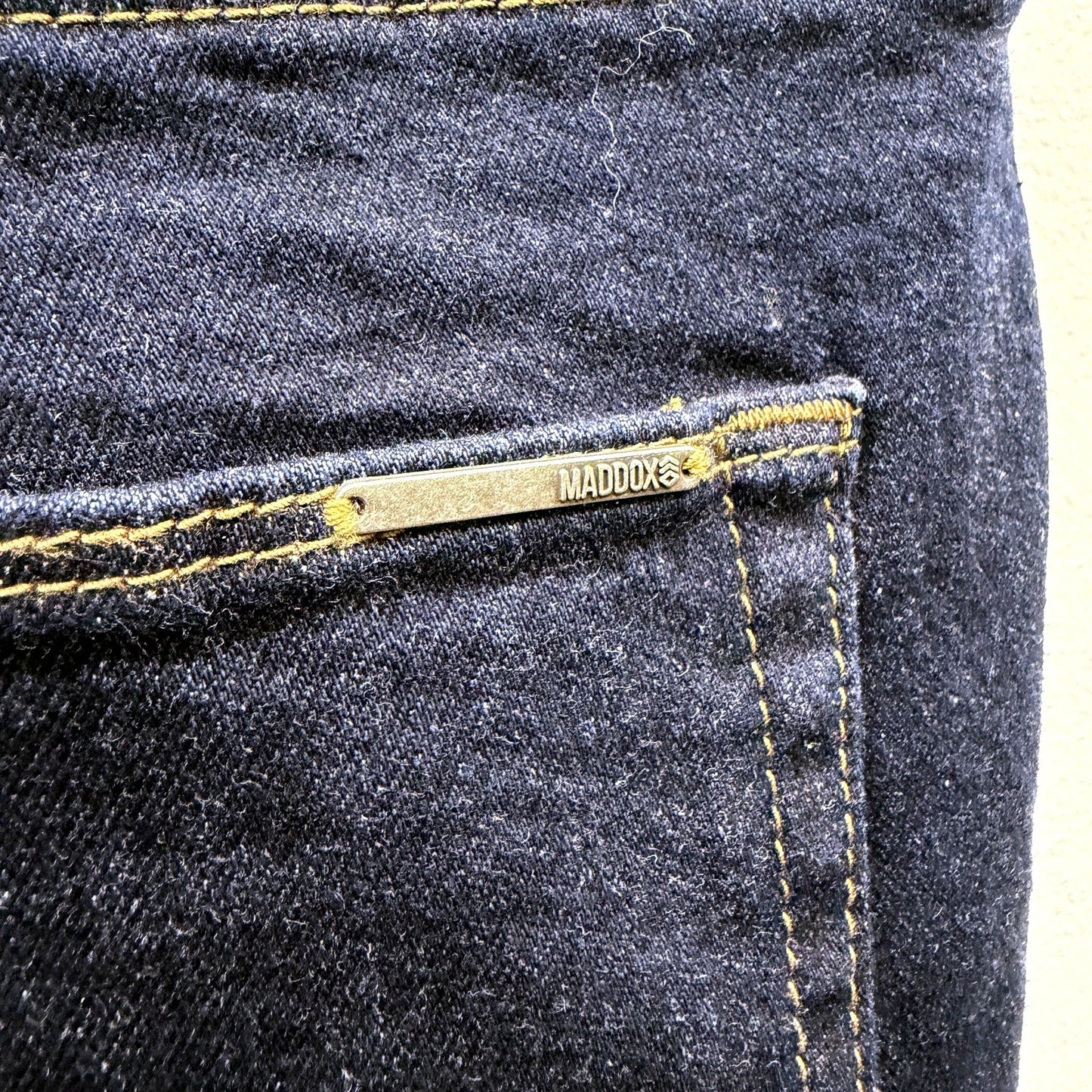 Maddox Mens Skinny Fit Dark Wash Jeans, W34 L34, Slim Leg Denim Pants Size NEW