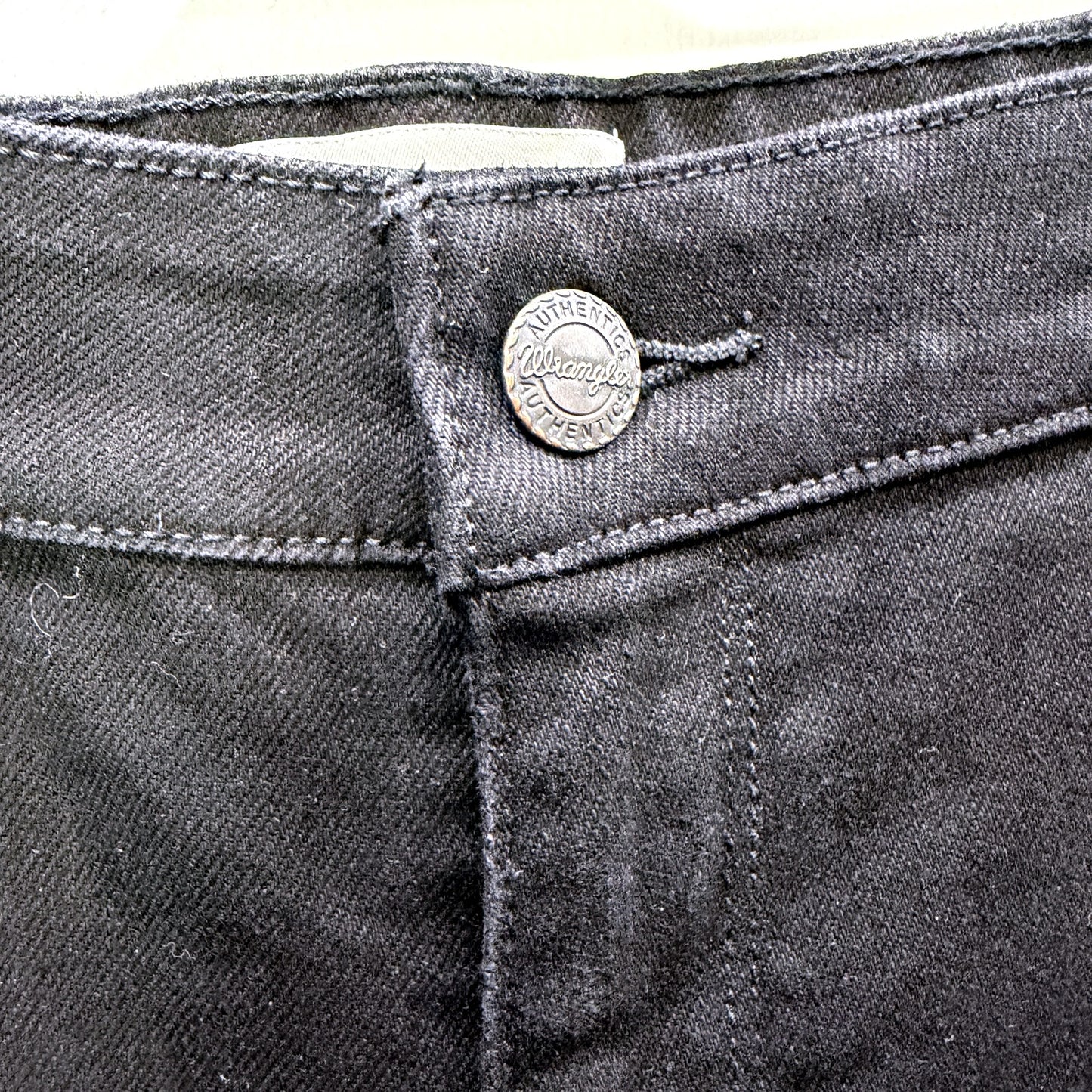 Wrangler Womens Mid Waist Bootcut Jeans in Black, Size R 13 Size R, 13 NEW