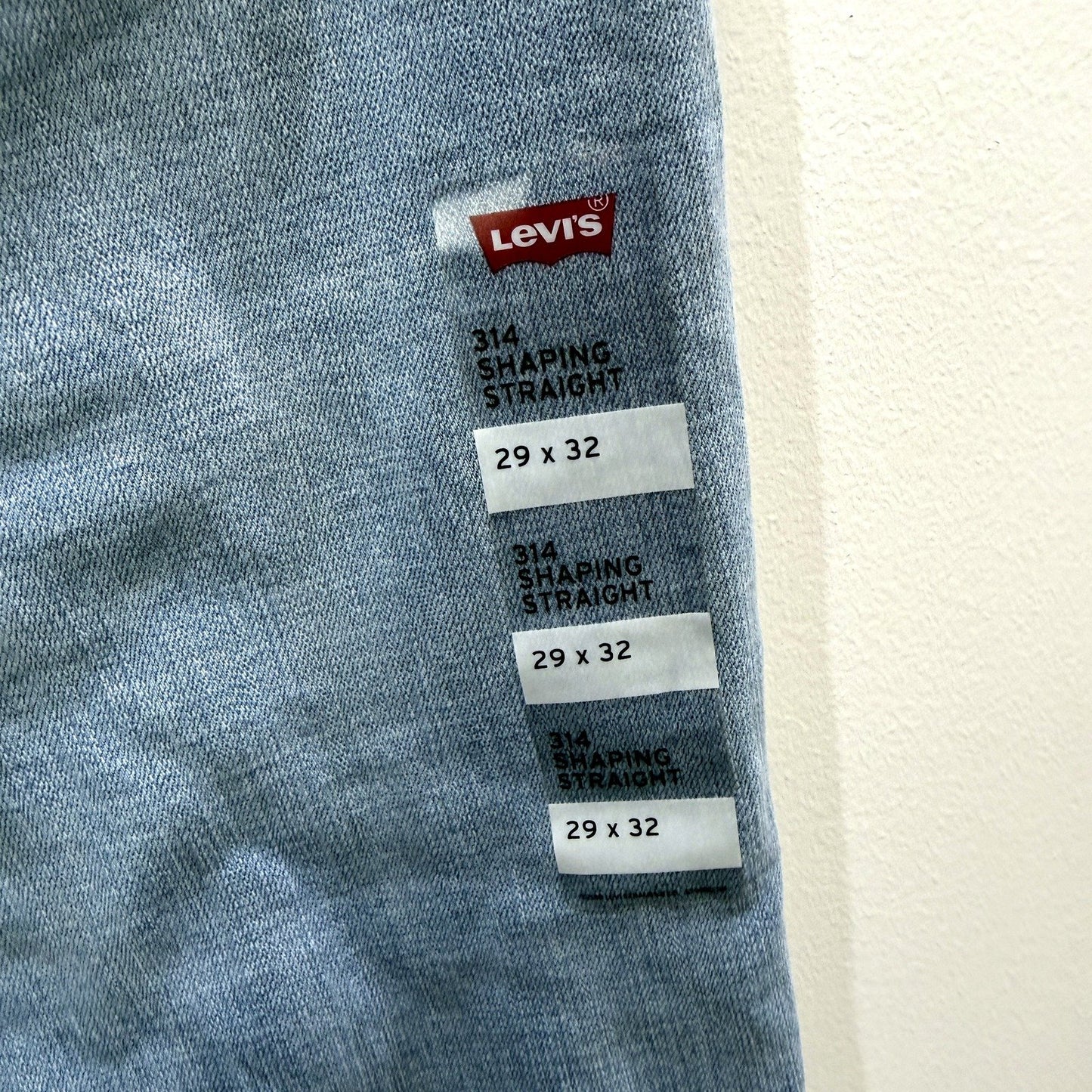 Levi's Womens 314 Shaping Straight Leg Jeans, Medium Blue, Size 29 x 32 NEW