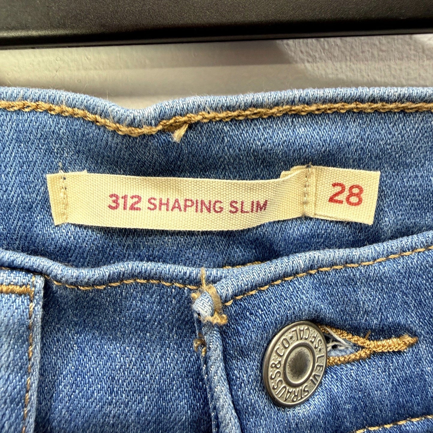 Levi's Womens 312 Shaping Slim Fit Blue Jeans, Size 28 x 32 NEW