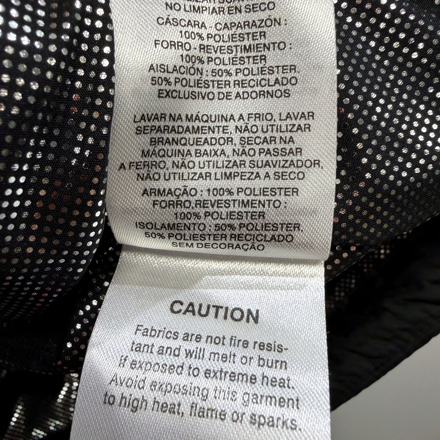 Columbia Mens Insulated Puffer Vest for Outdoor Warmth in Black, Size S