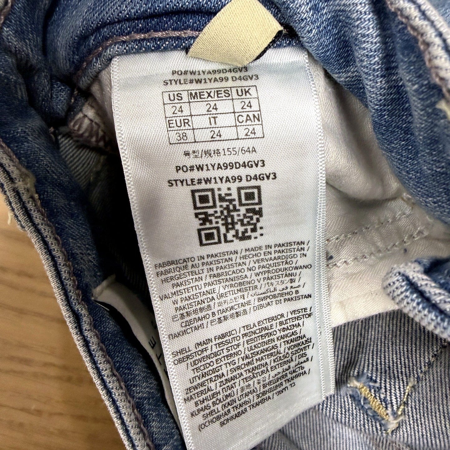 Guess Womens Annette Skinny Mid Rise Dark Blue Jeans, Size 24 NEW