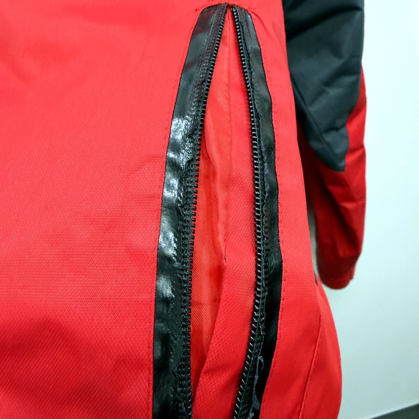 PUMA Mens Red Windbreaker Jacket Hooded Zip-Up Nylon Sport Leisure Size XXXXL