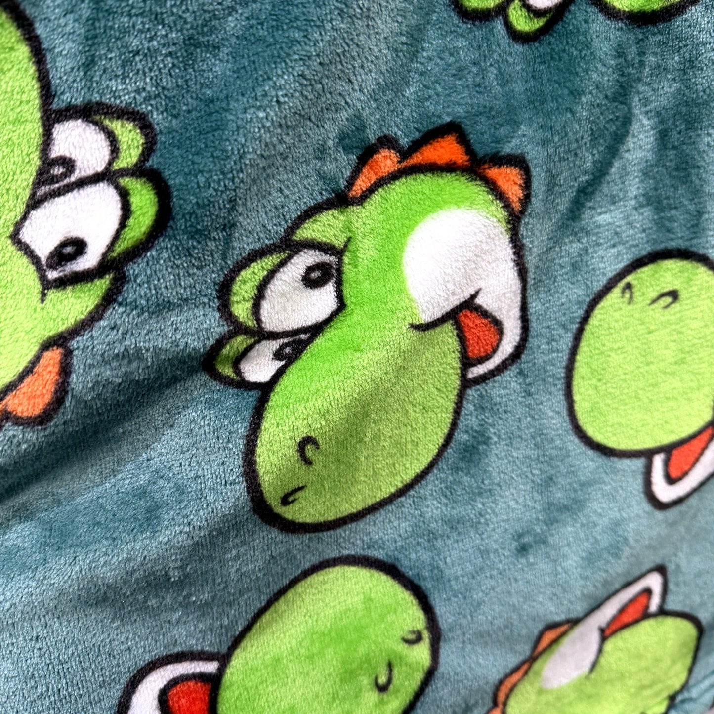 Kids' Super Mario Yoshi Pullover Fleece Hoodie in Multi Color & Size M NEW