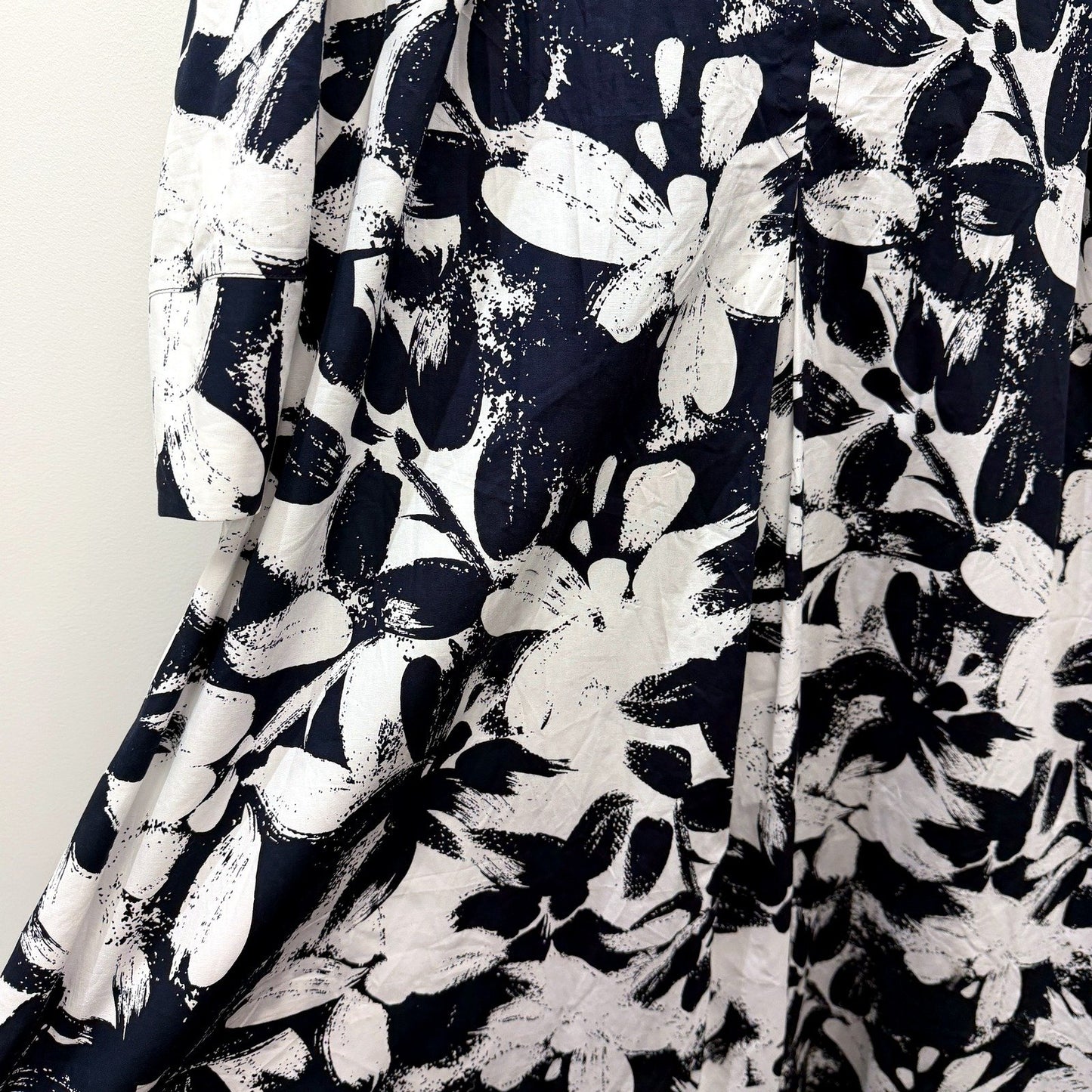 Regatta Curve Womens Floral Print Dress Long Sleeve Black and White Size 20 NEW
