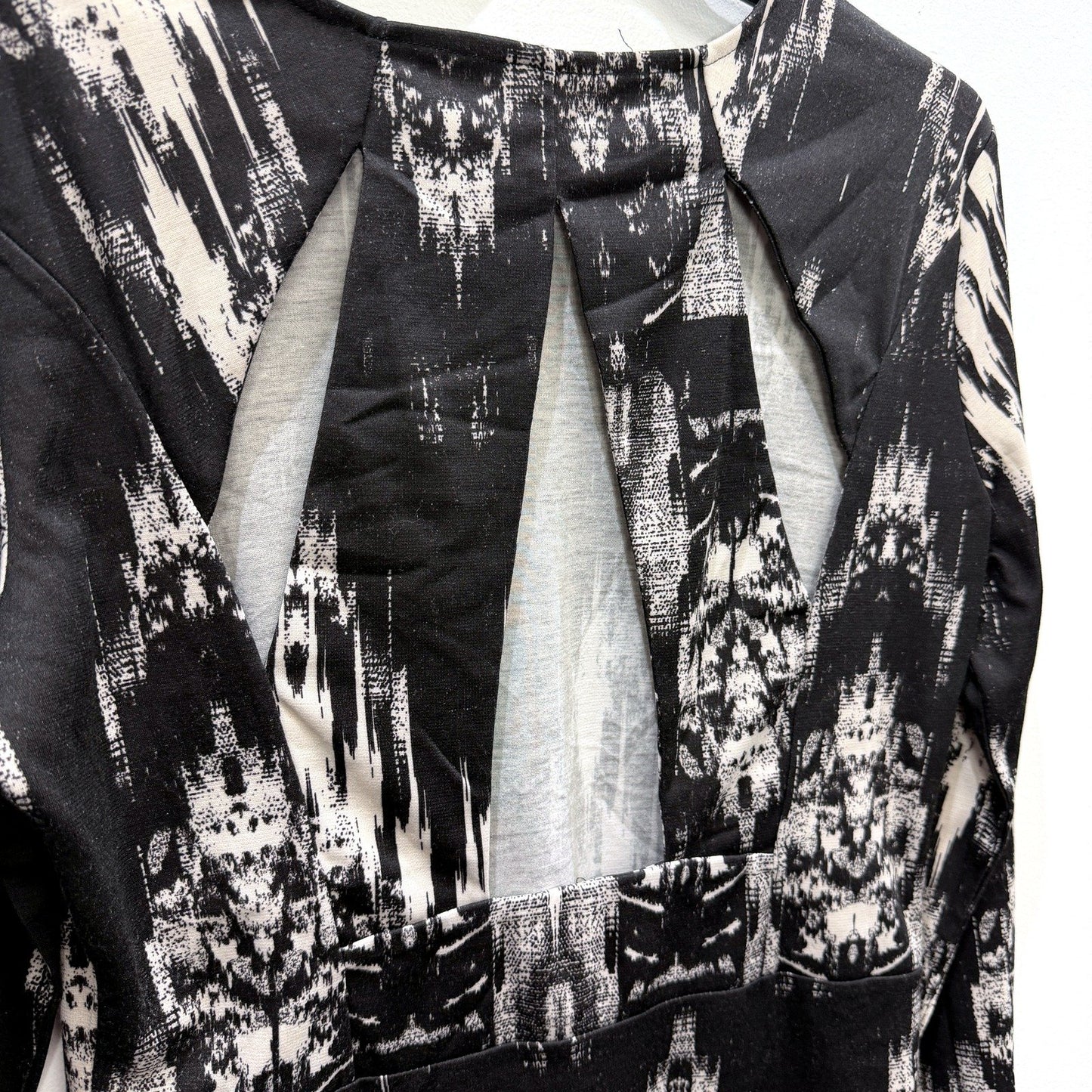 H&M Womens Patterned Pullover Dress Long Sleeve Black White Size Large NEW