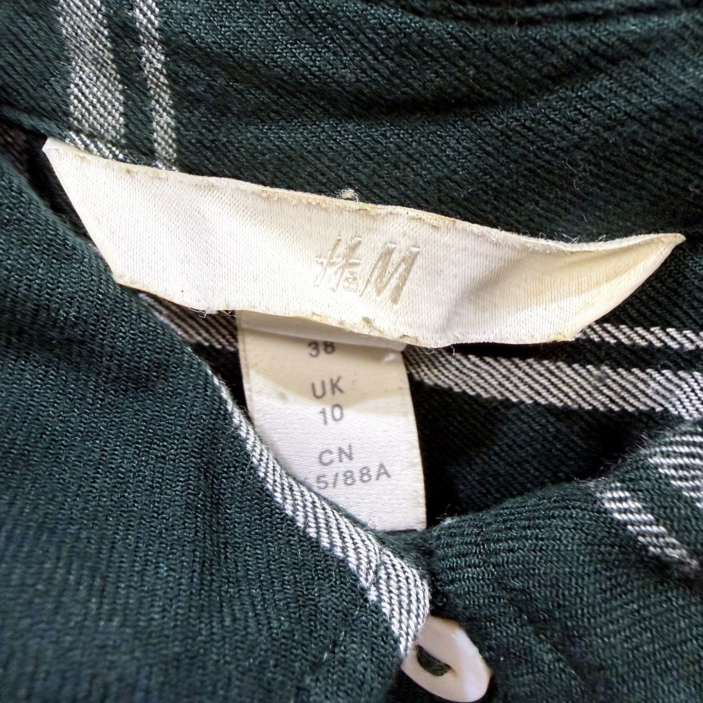 H&M Womens Green Plaid Button-Down Shirt - Casual Comfortable Fit Size 10