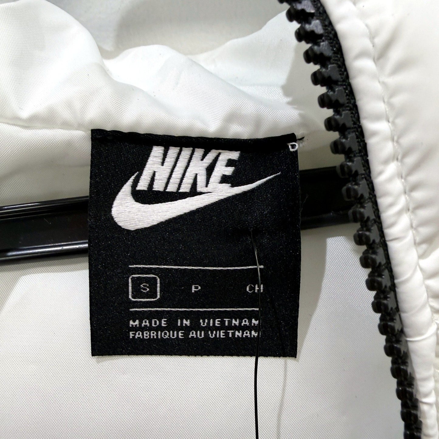 Nike Womens Hooded Insulated Puffer Jacket White Winter Coat S NEW