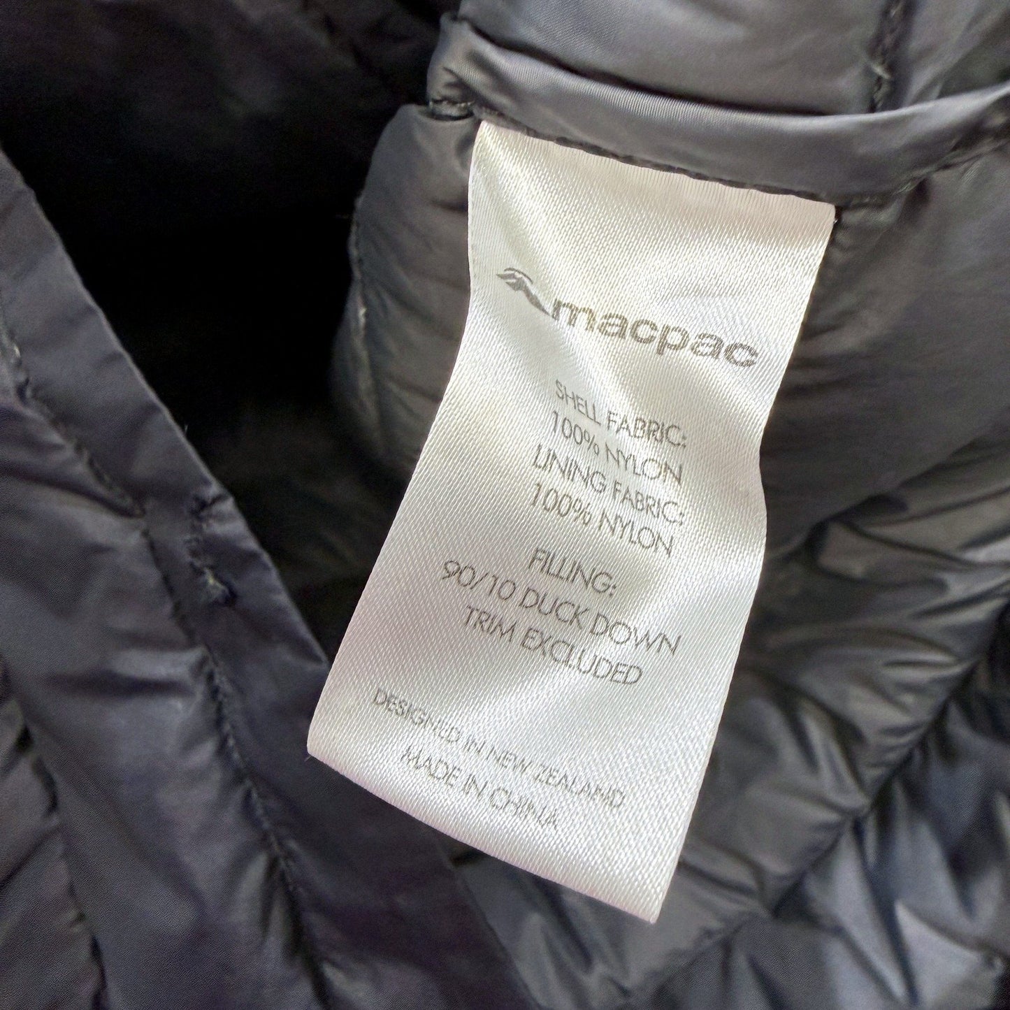 Macpac Womens Hooded Puffer Jacket Black Nylon Quilted Insulated Size 10
