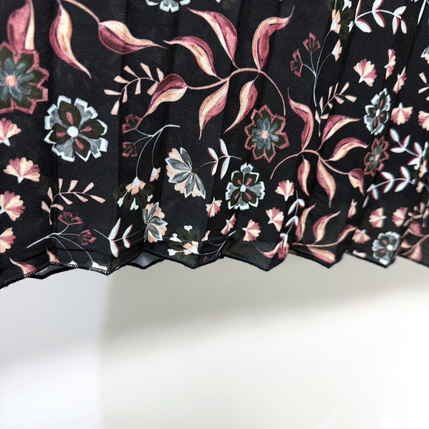 Portmans Womens Pleated Floral Midi Skirt in Multi Color & - Size 12