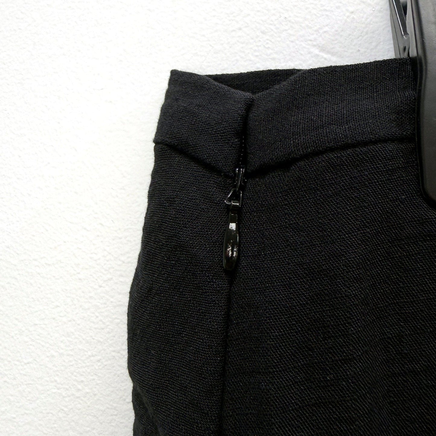 H&M Womens Slit Midi Skirt in Black Viscose Polyamide Blend, Size 16