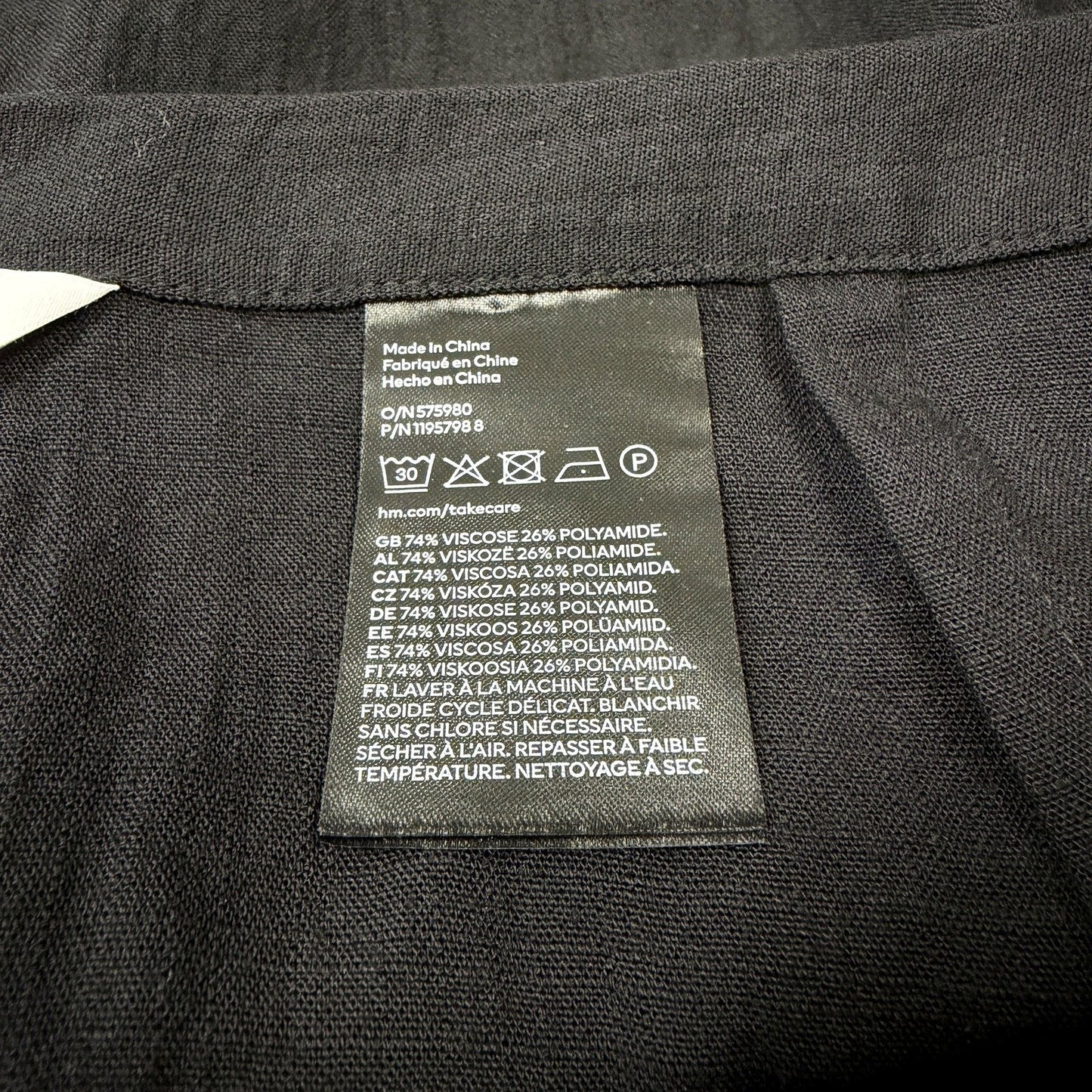H&M Womens Slit Midi Skirt in Black Viscose Polyamide Blend, Size 16