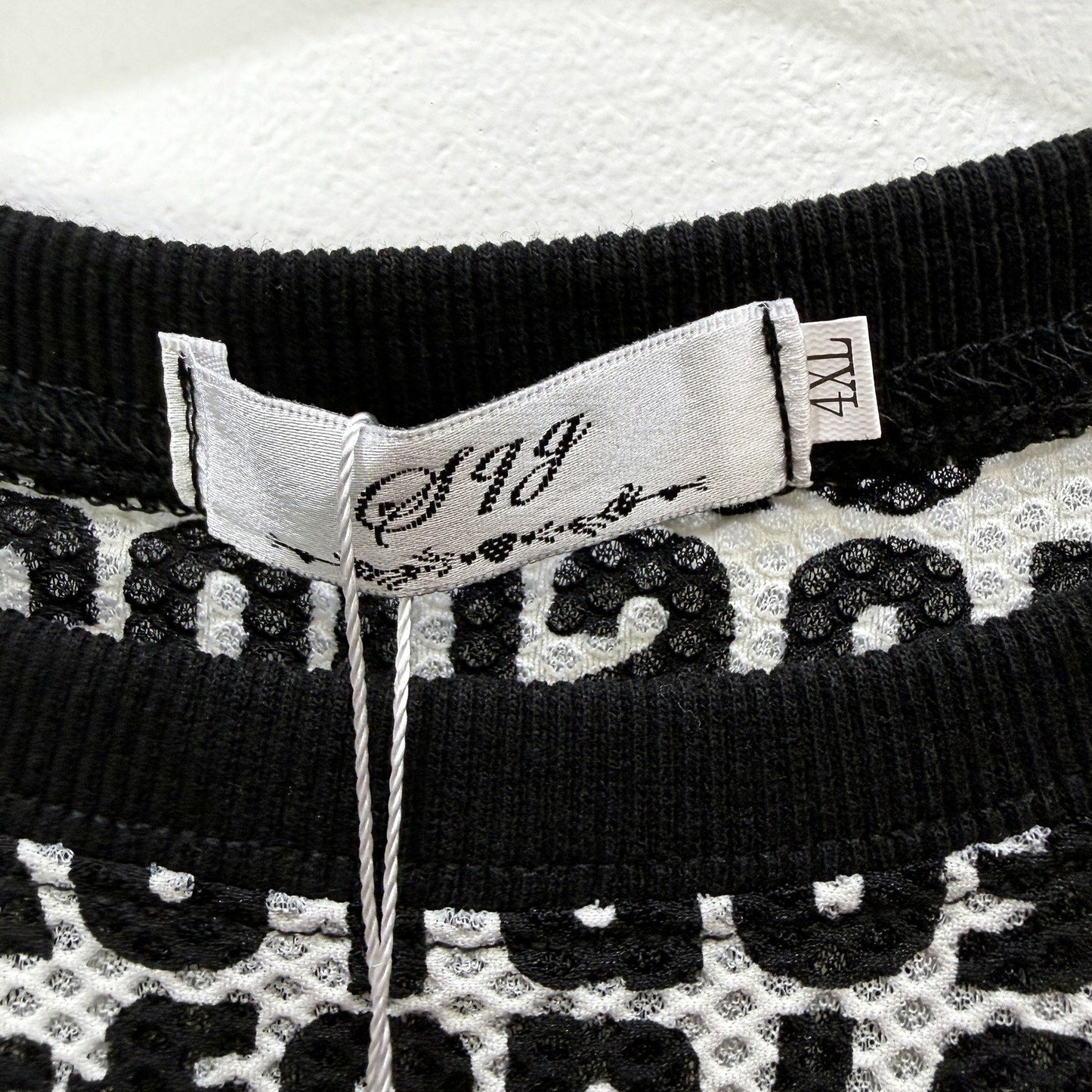 SQG Womens Pullover Sweatshirt Graphic Oversized Black and White Size 4XL NEW