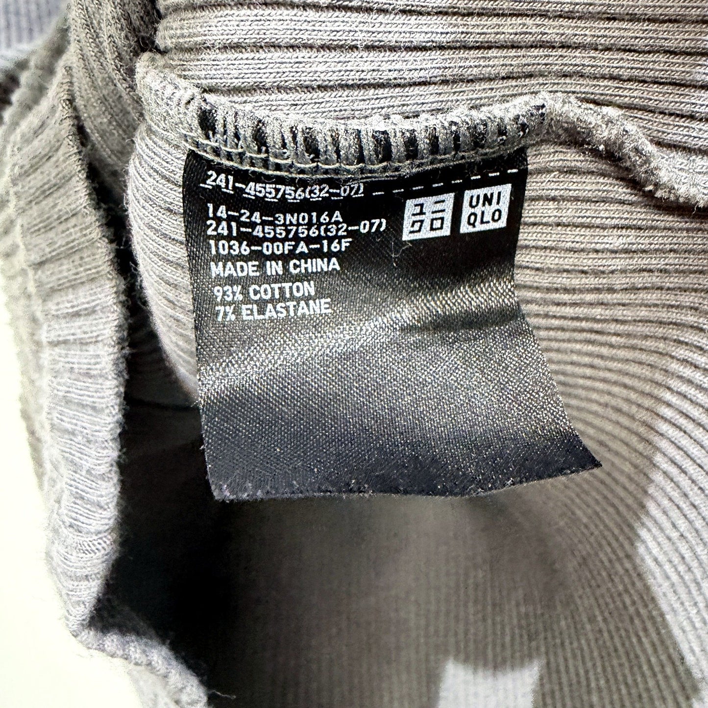 Uniqlo Womens Ribbed Tank Top in Gray, Soft Stretchy Knit, Size Small
