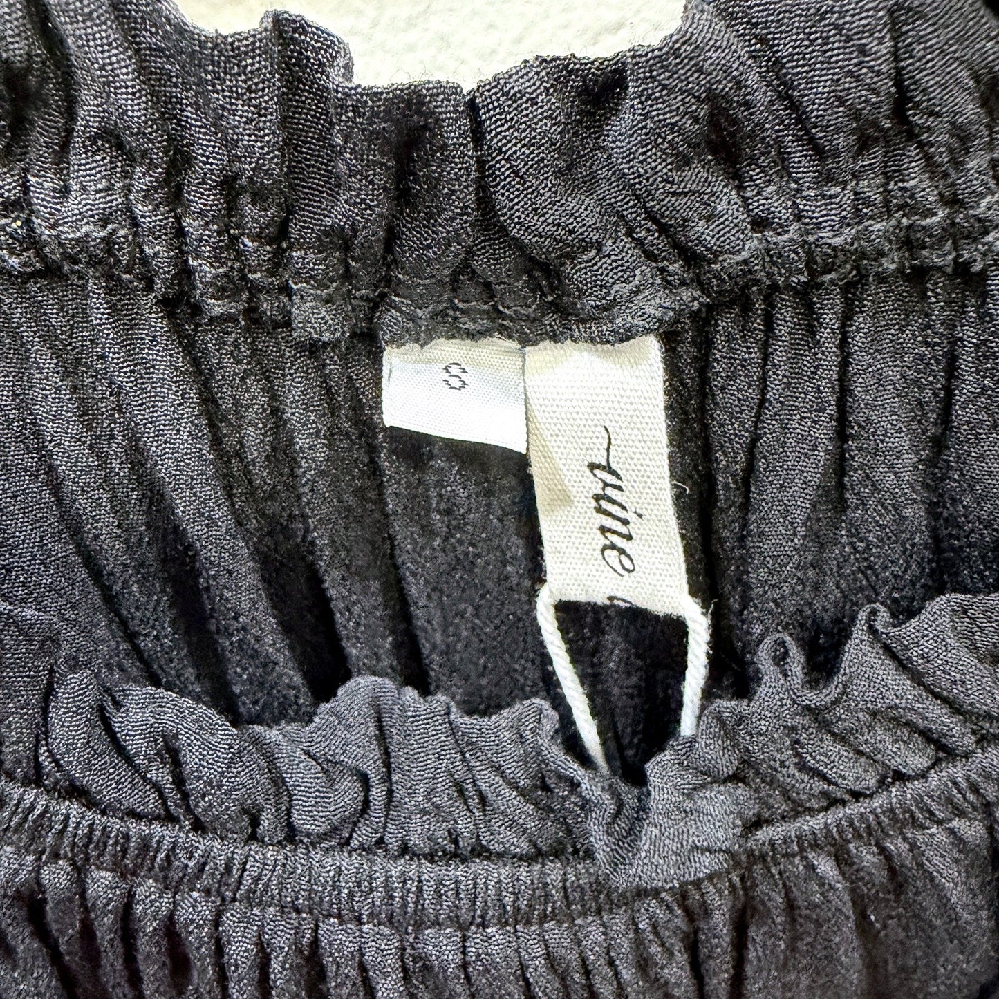 Vine Apparel Womens Loose Flowy Ness Top Blouse in Black, Size S NEW