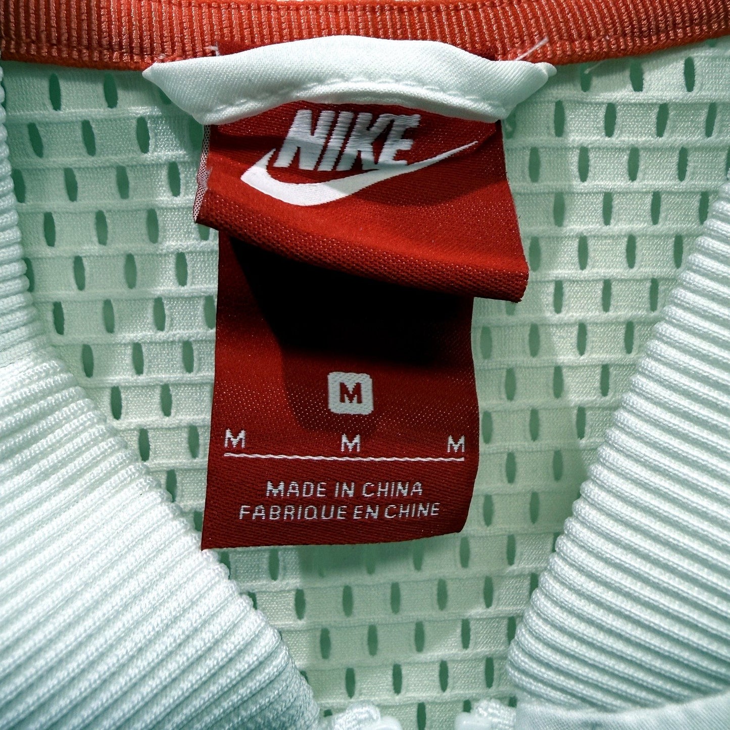 Nike Womens Lightweight Mesh Windbreaker Jacket in White, Size M NEW