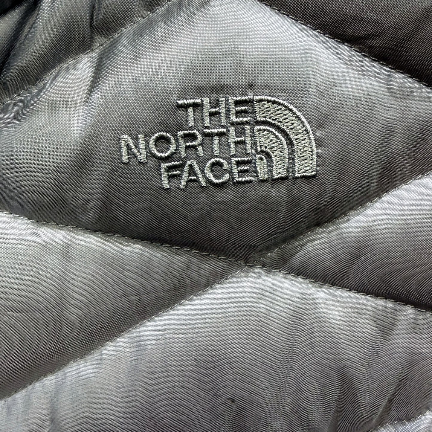 The North Face Womens Puffer Vest Gray Insulated Down Lightweight Size S