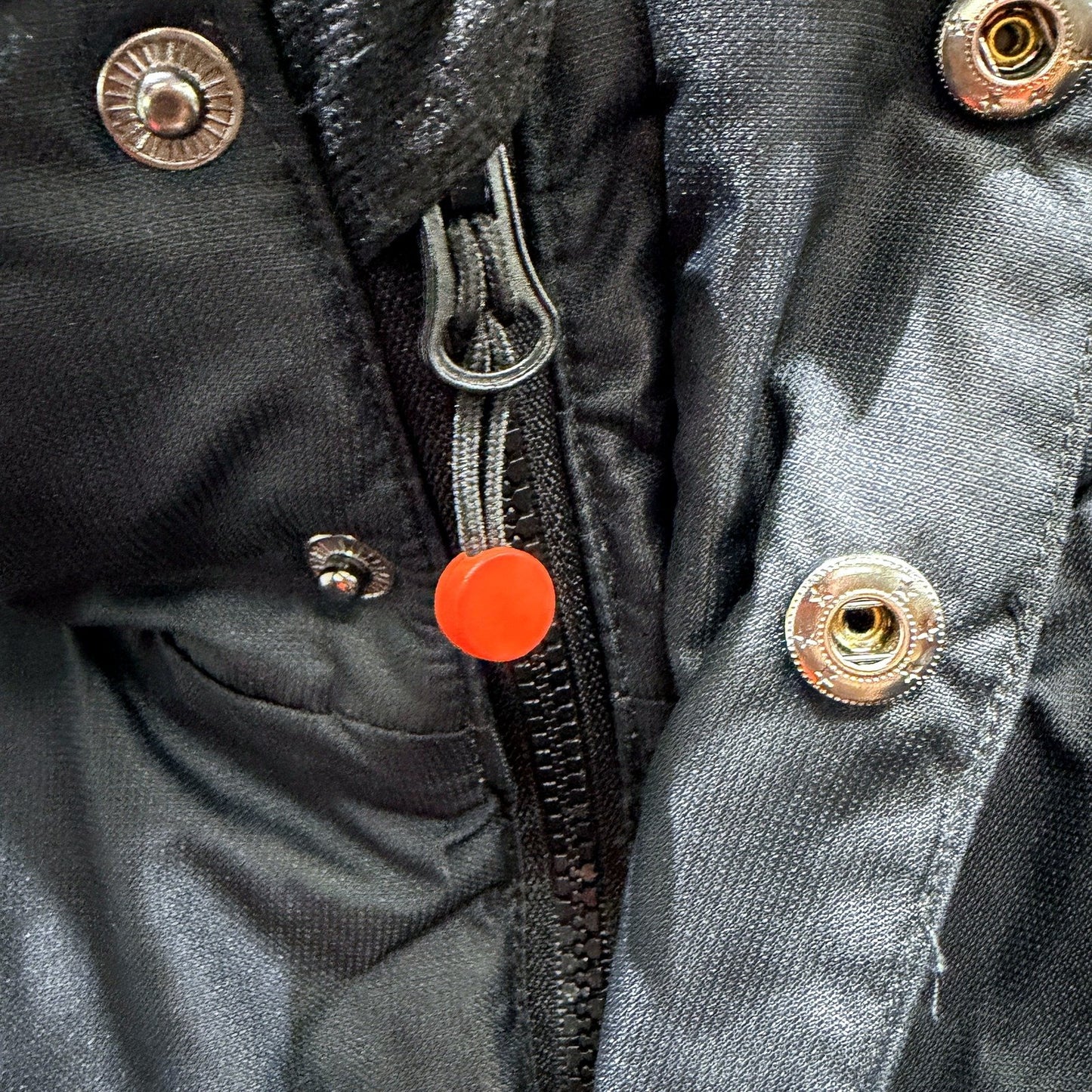 Outdoor Expedition Mens Hooded Jacket in Black Nylon, Size M