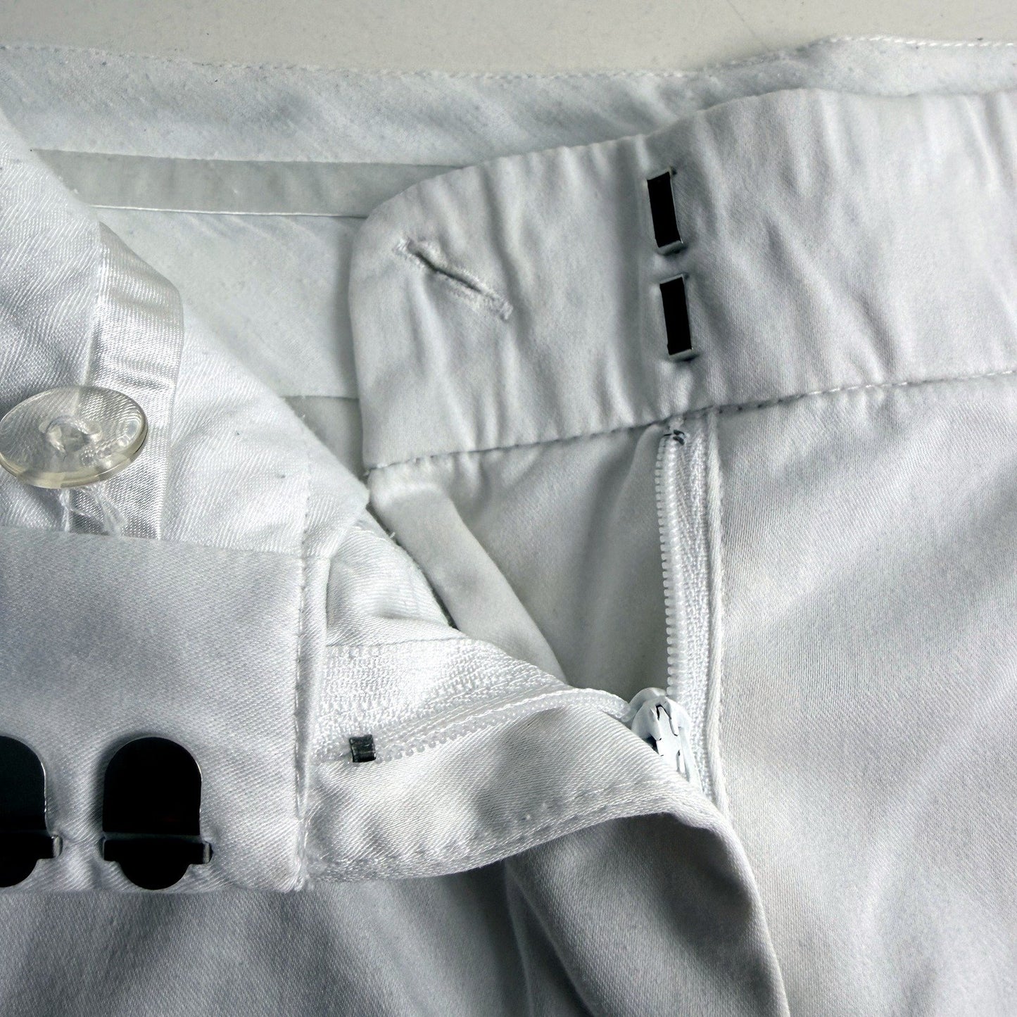 Witchery Womens Casual Off-White Shorts, Size 8