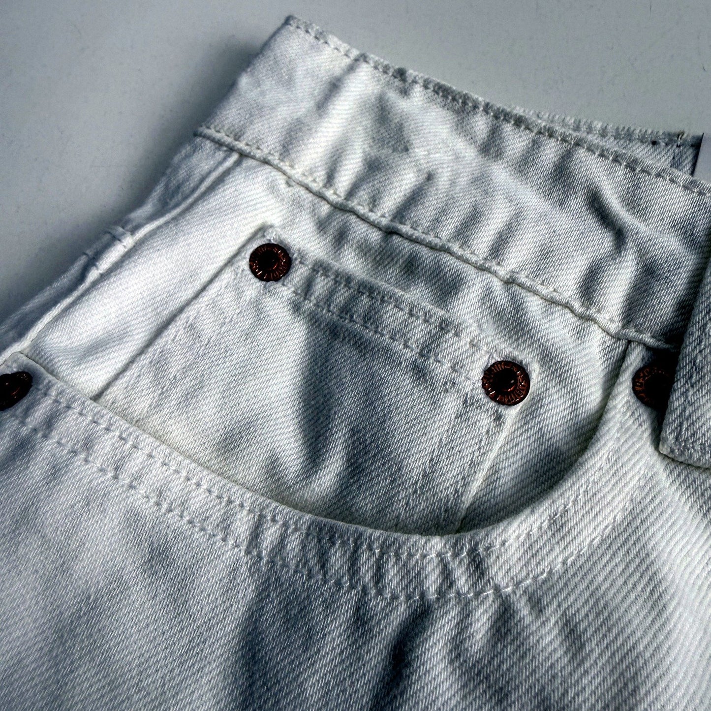 Subtitled Womens Mid Length Recycled Cotton Shorts in White, Size 26 NEW
