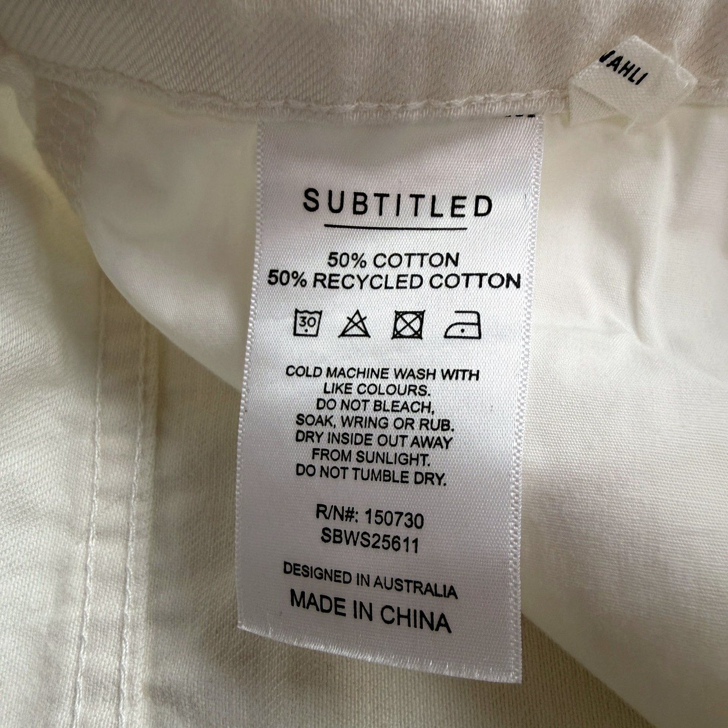 Subtitled Womens Mid Length Recycled Cotton Shorts in White, Size 26 NEW