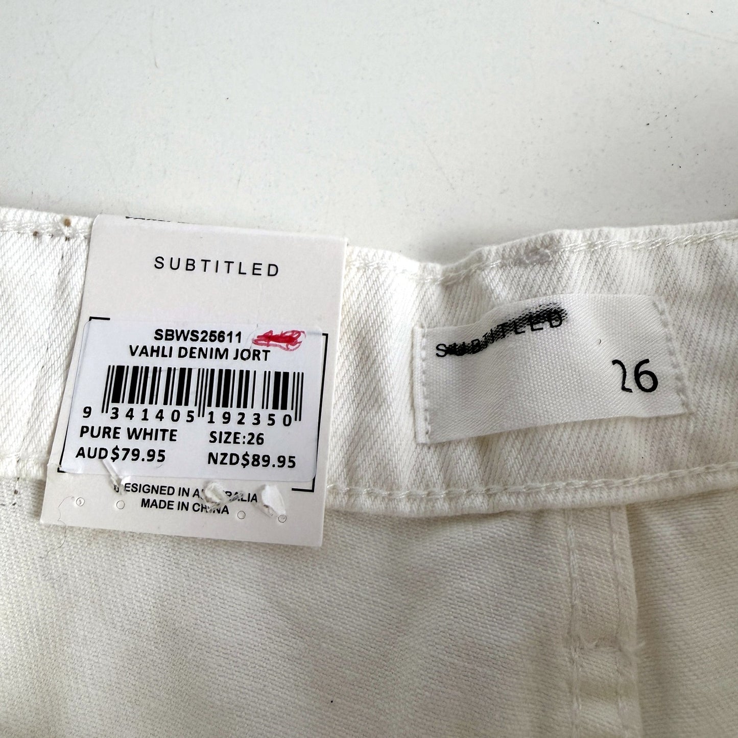 Subtitled Womens Mid Length Recycled Cotton Shorts in White, Size 26 NEW