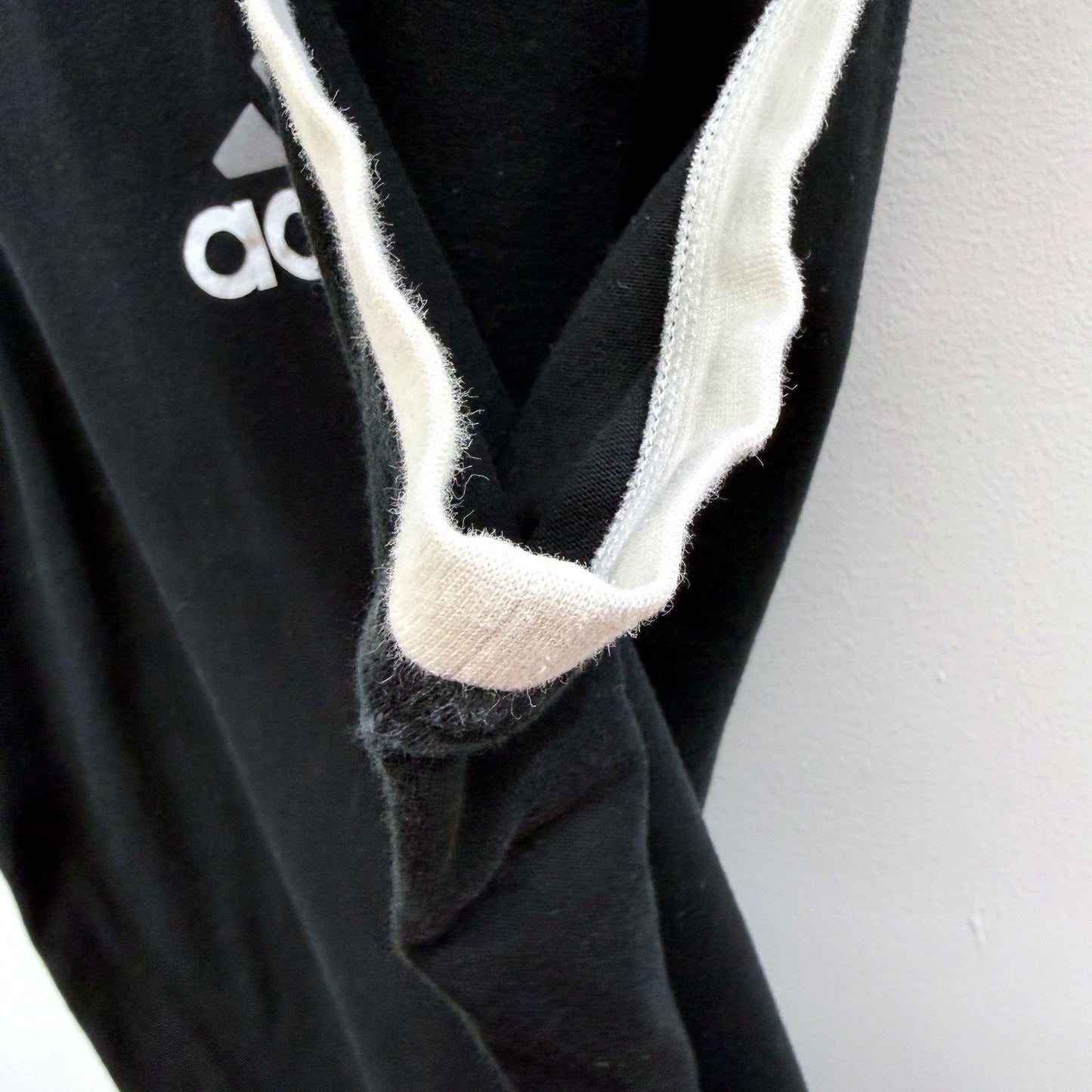 adidas Mens Comfortable Cotton Pullover Sweatshirt in Black, Size M